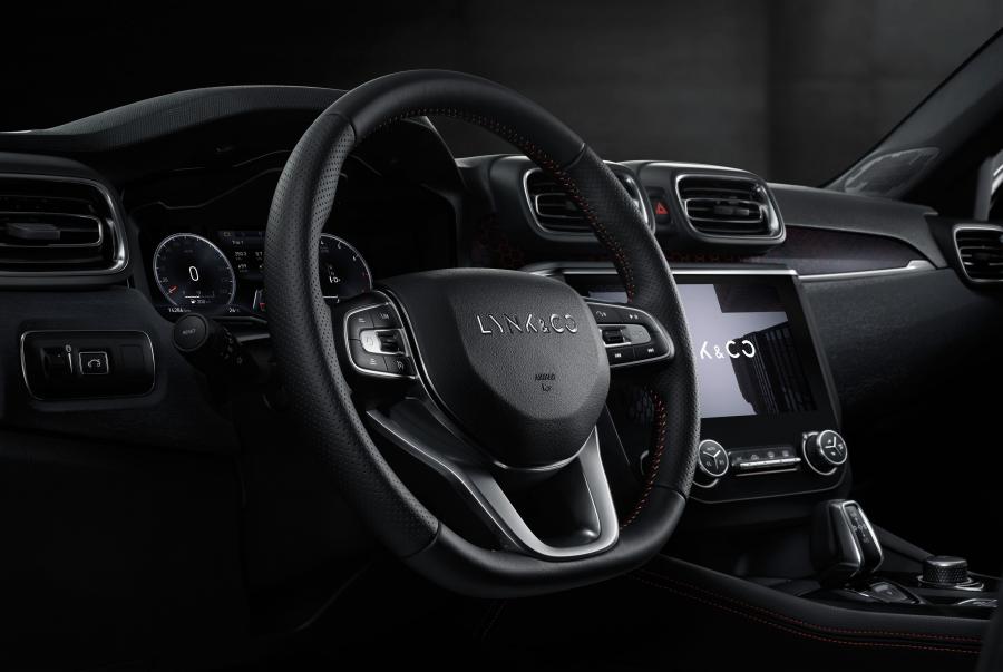 Интерьер LYNK&Co 03 2018 года  (фото 27 из 59)